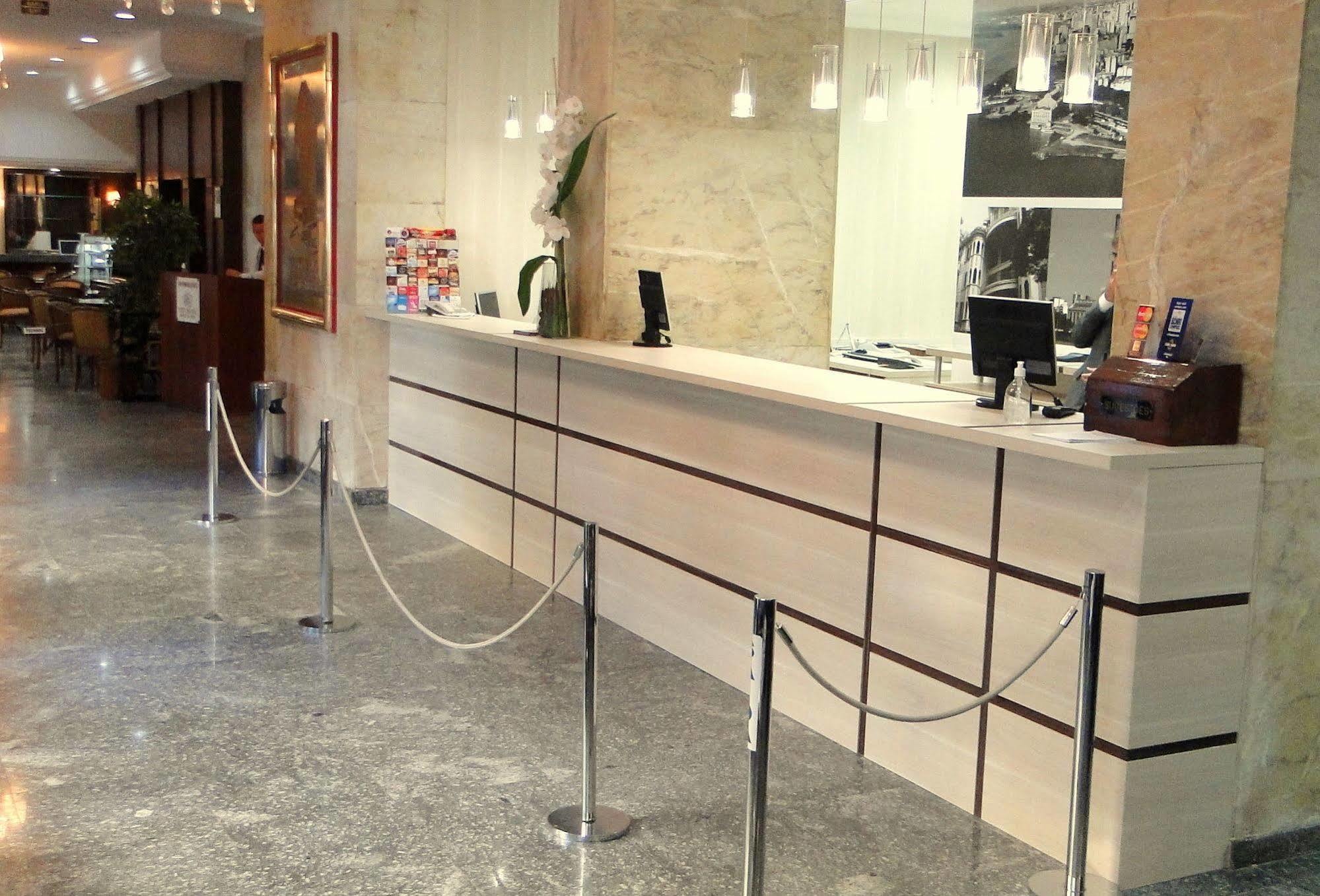 City Hotel Porto Alegre Eksteriør billede